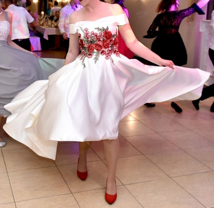 PRZEPIĘKNA Sukienka Ślubna