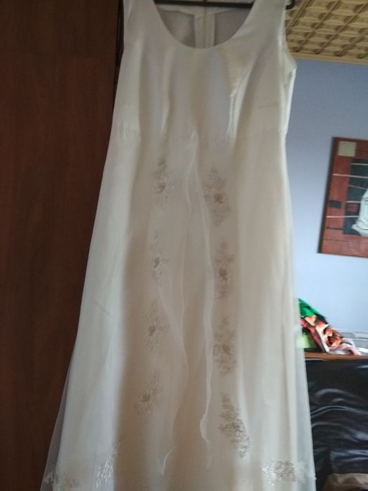 Suknia ślubna założona raz