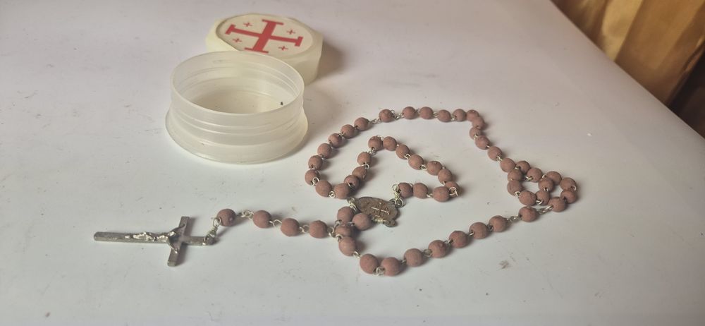 Piękny stary różaniec drewniany zapachowy T9