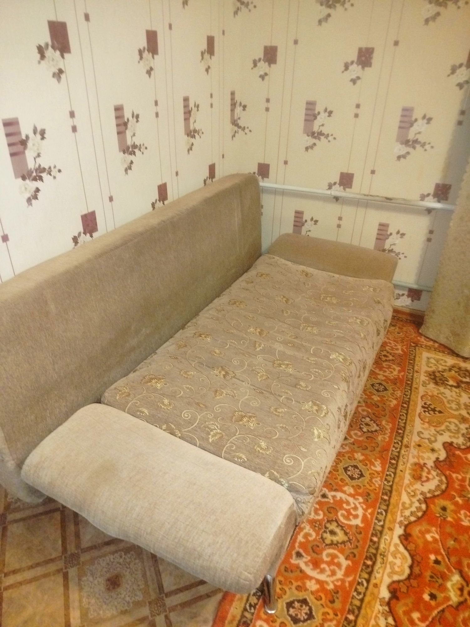 Продам діван в гарному стані
