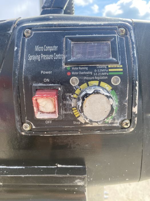 Безповітряний фарбувальний апарат DP-6337ib (для шпаклівки)