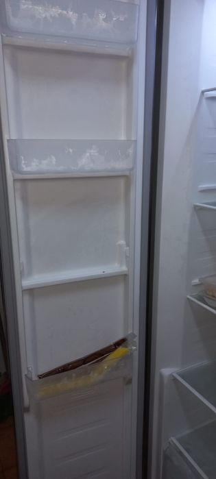 Kunft Refrigerador tipo americana
No frost 
442L (291 refrigerador +