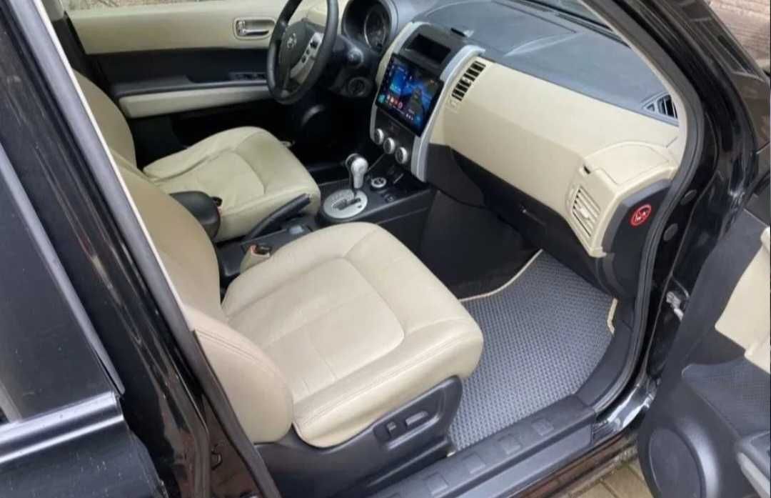 Продам автомобіль NISSAN X-TRAIL