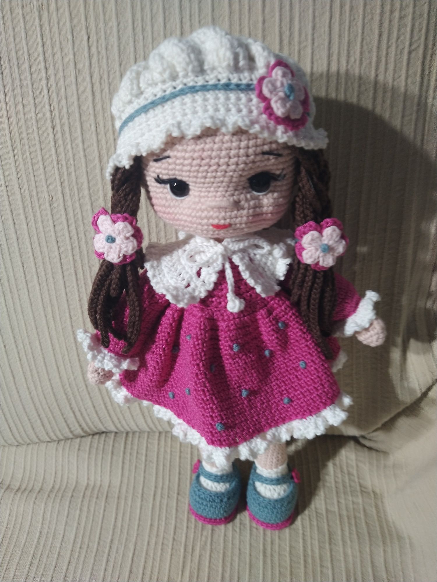 Boneca em crochê.