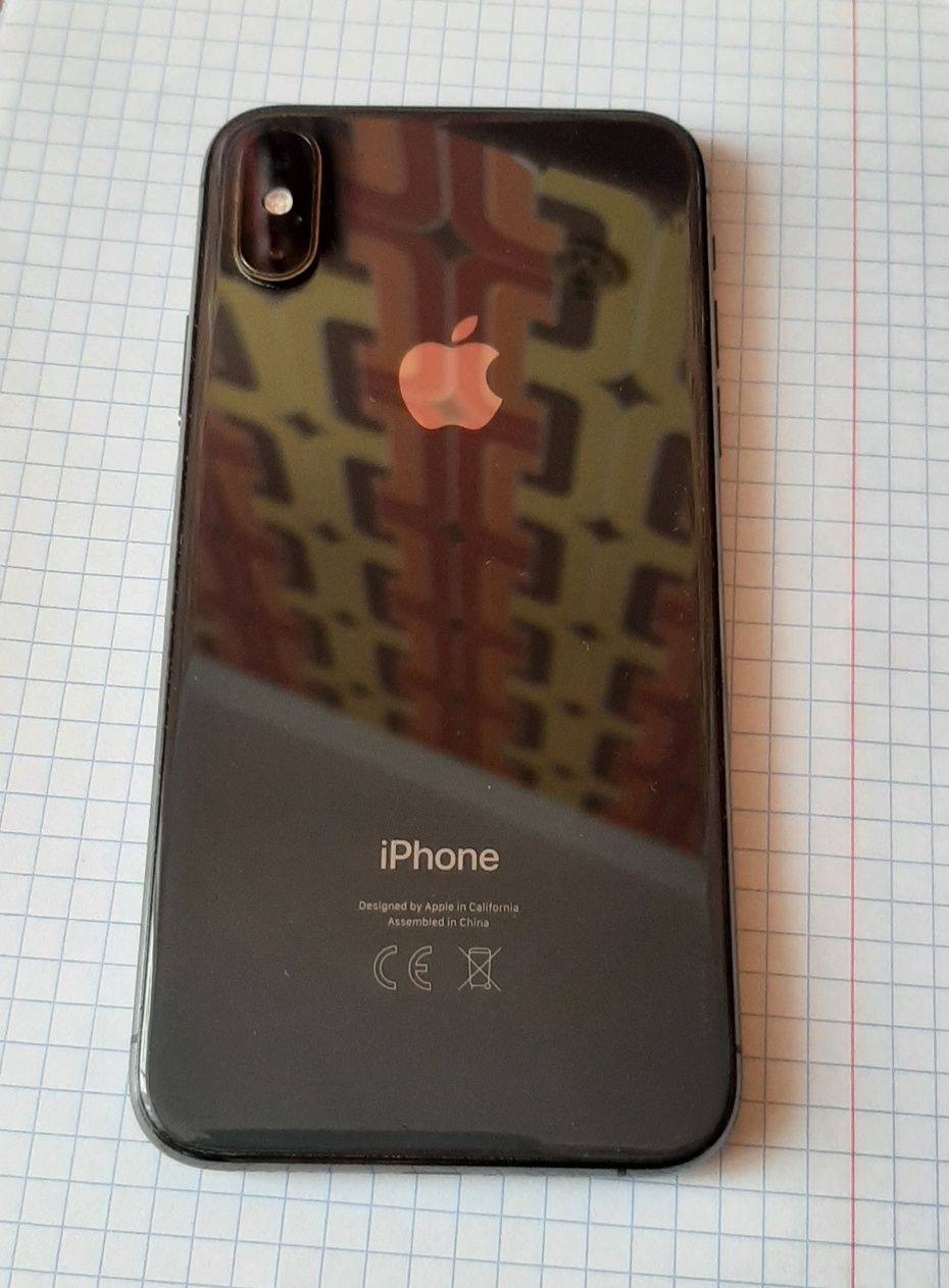 Iphone XS 64 gb w bardzo dobrym stanie