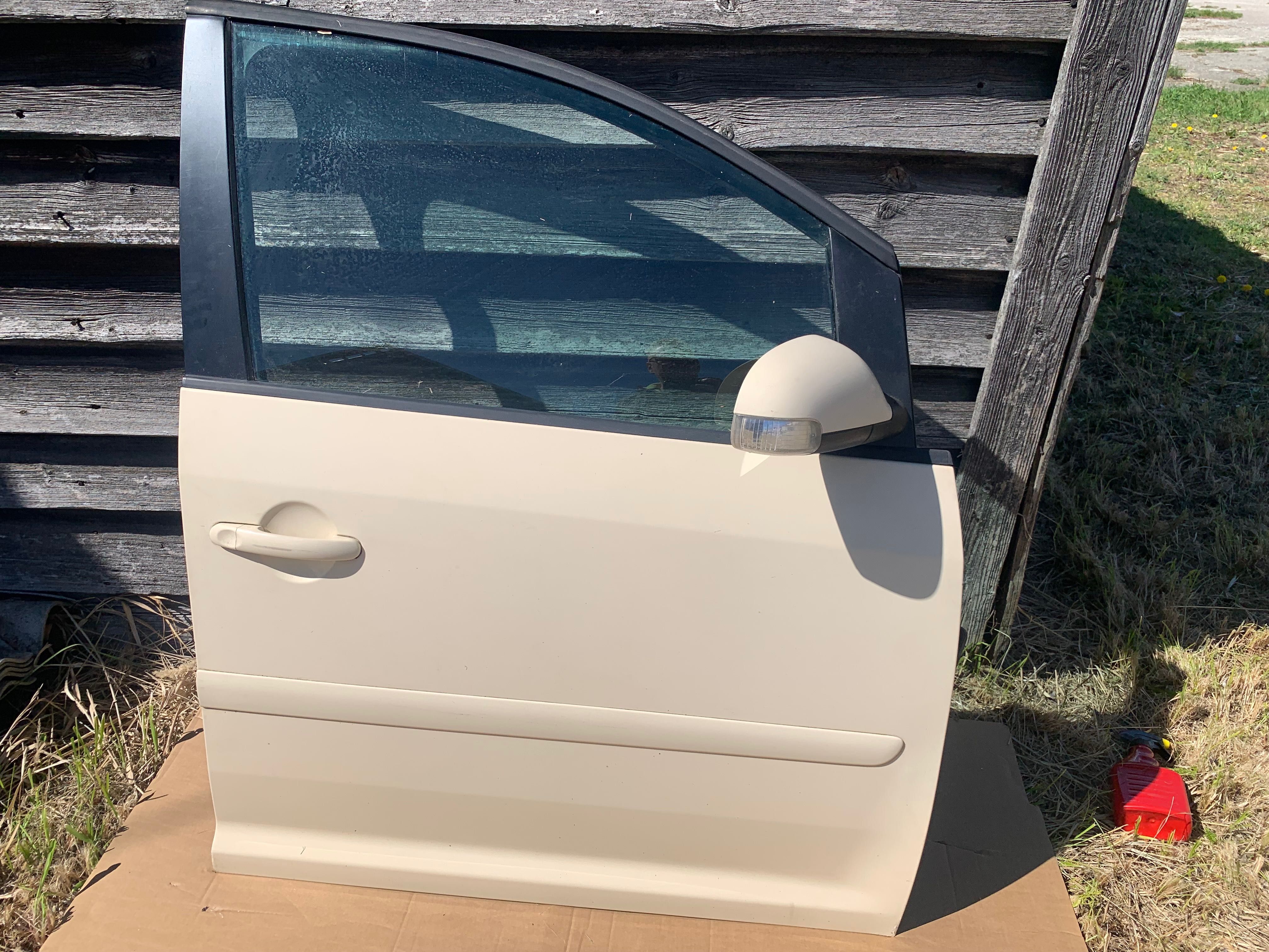 Drzwi prawe przód VW Touran 2003- 2010 , kolor niemiecka taxi