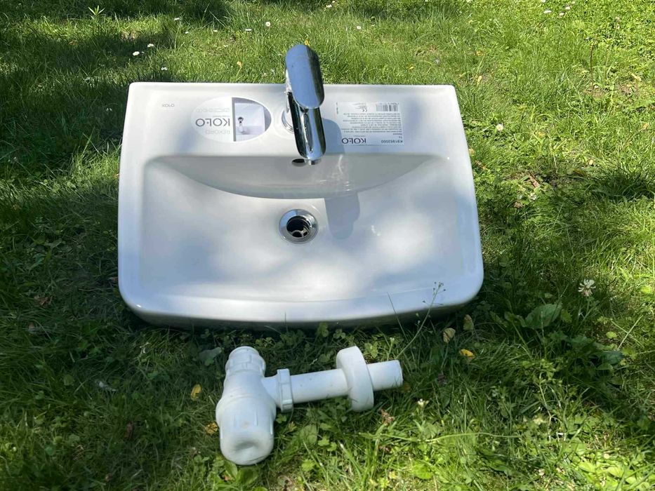 Sprzedam umywalkę Nową firmy KOŁO.