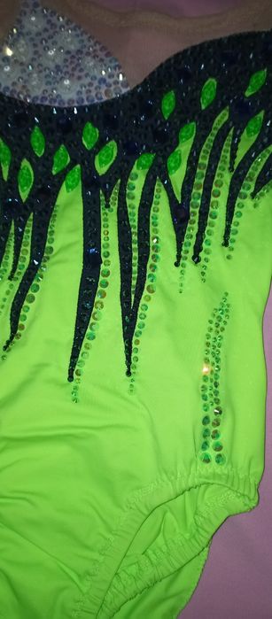 Продам купальник для художньої гімнастики.