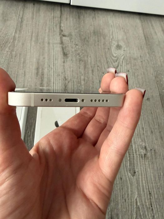 IPhone 13 biały 128GB