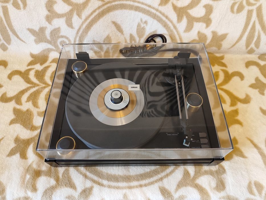 Gramofon Yamaha PF-1000 czarny hi end kolekcjonerski turntable