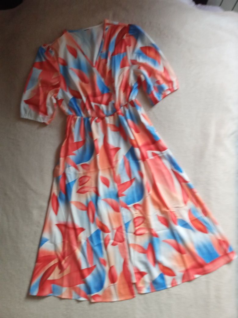 Piękna nowa sukienka z lejącego materiału Vintage kopertowy fason nowa
