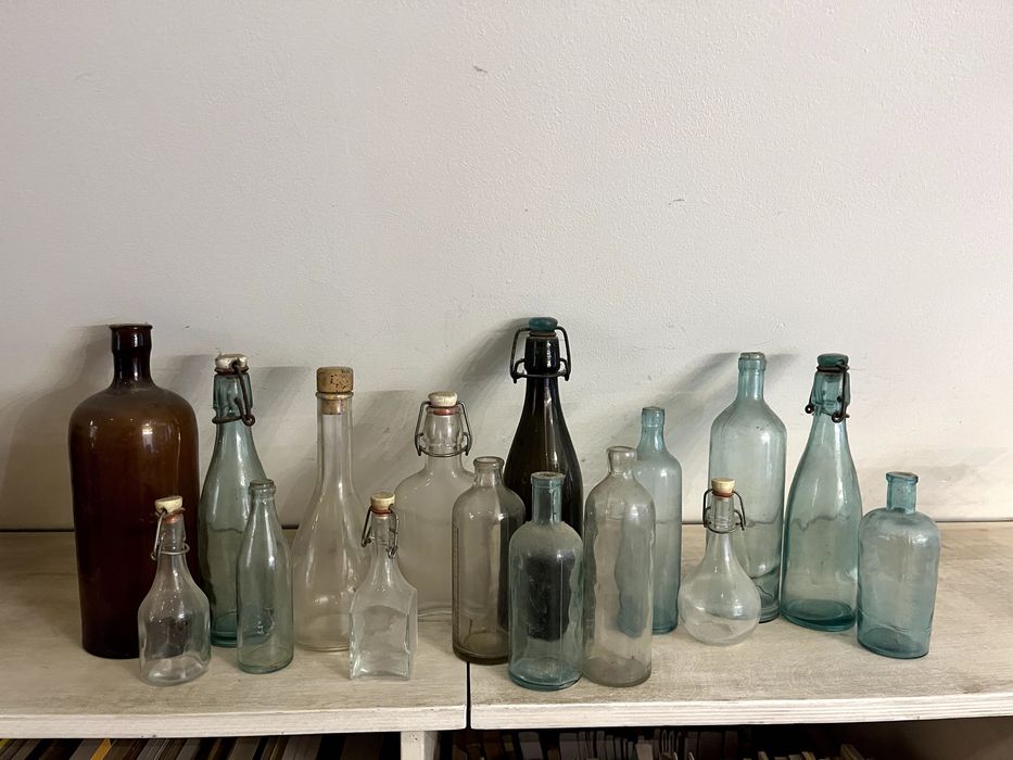 Butelki z lat 30 XX wieku