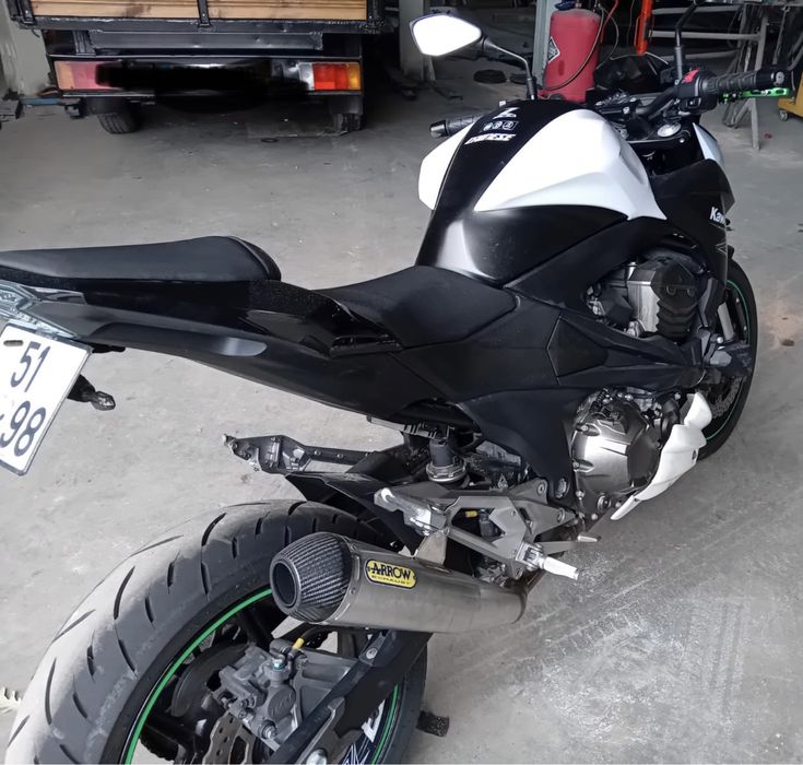 Kawasaki z800.