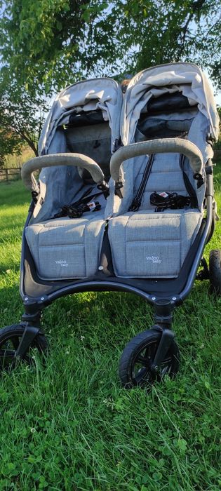 Sprzedam wózek spacerowy bliźniaczy valco snap duo