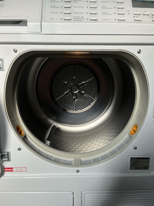 Сушильна машина Miele