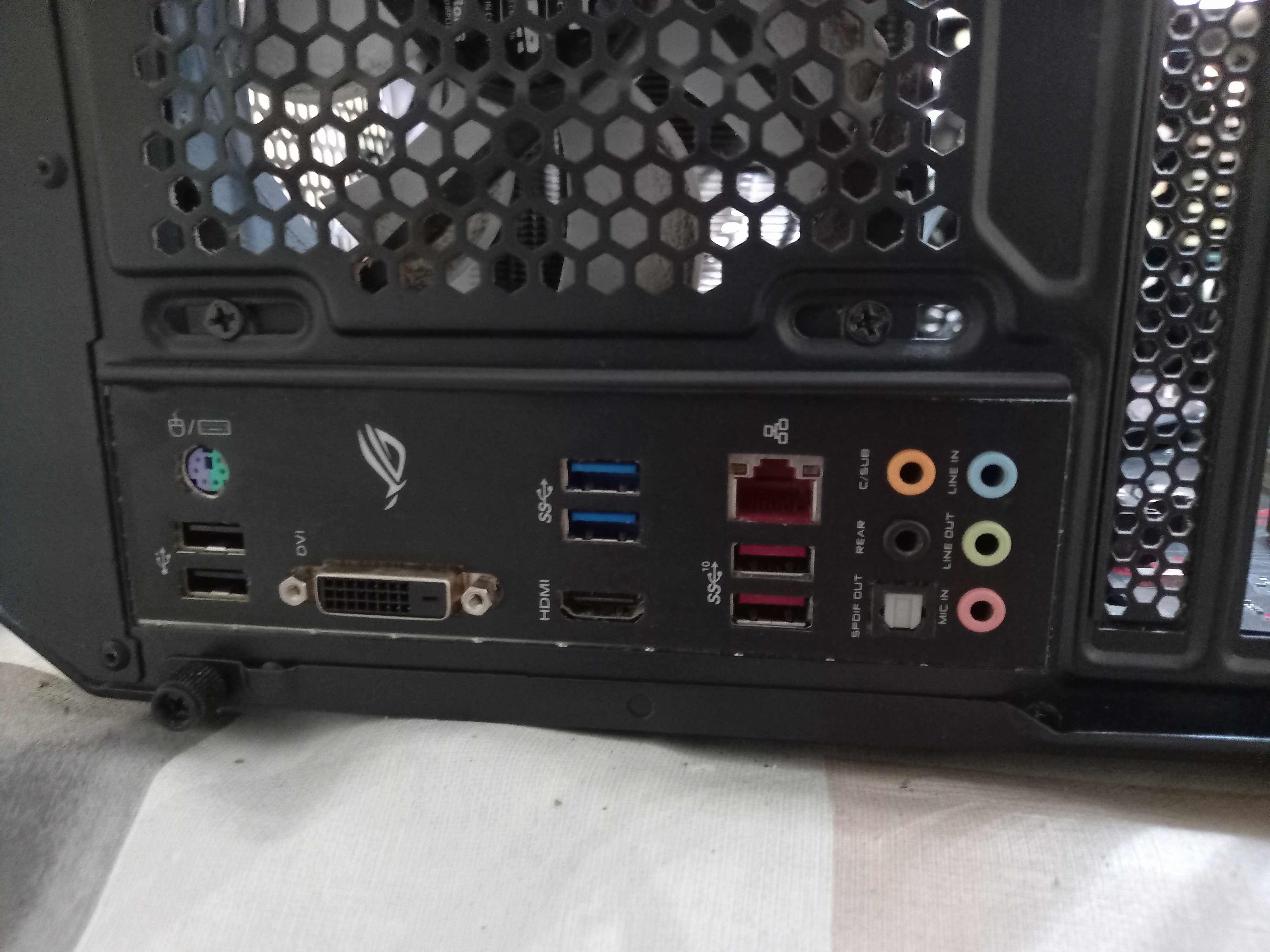 ROG STRIX B360-H GAMING + I5 9400 + 16GB DDR4