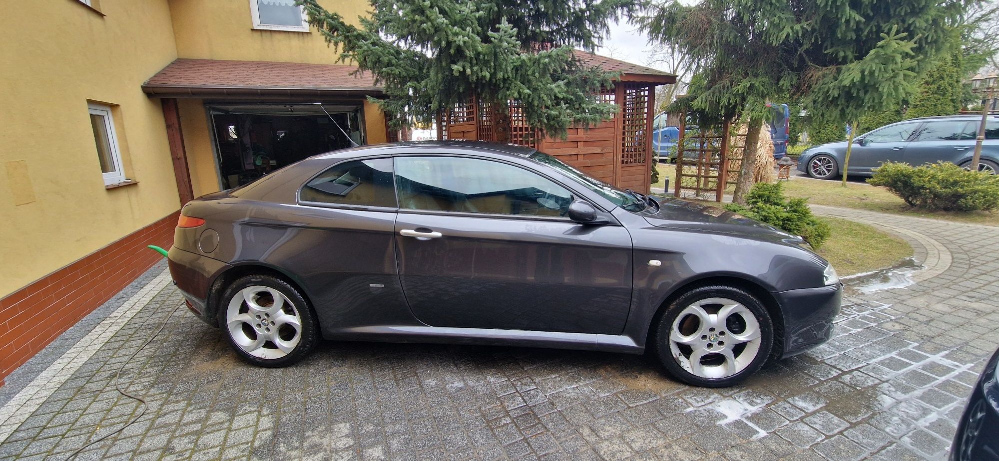 Sprzedam alfa Romeo GT automat