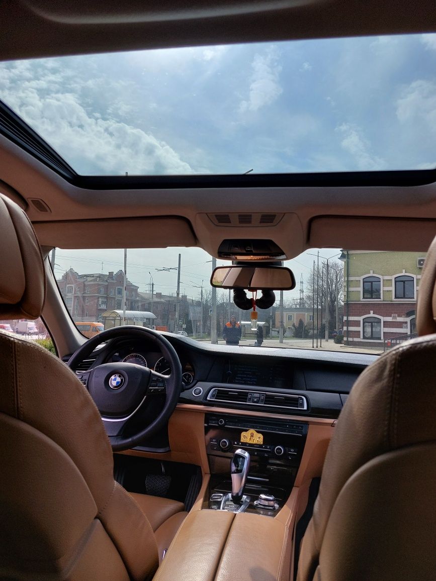 Продам BMW- 740 f 01 Бмв