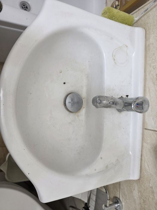 Szafka łazienkowa z umywalką +bateria