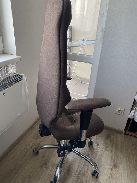 Ортопедичний стілець кулик систем та розкладний стіл