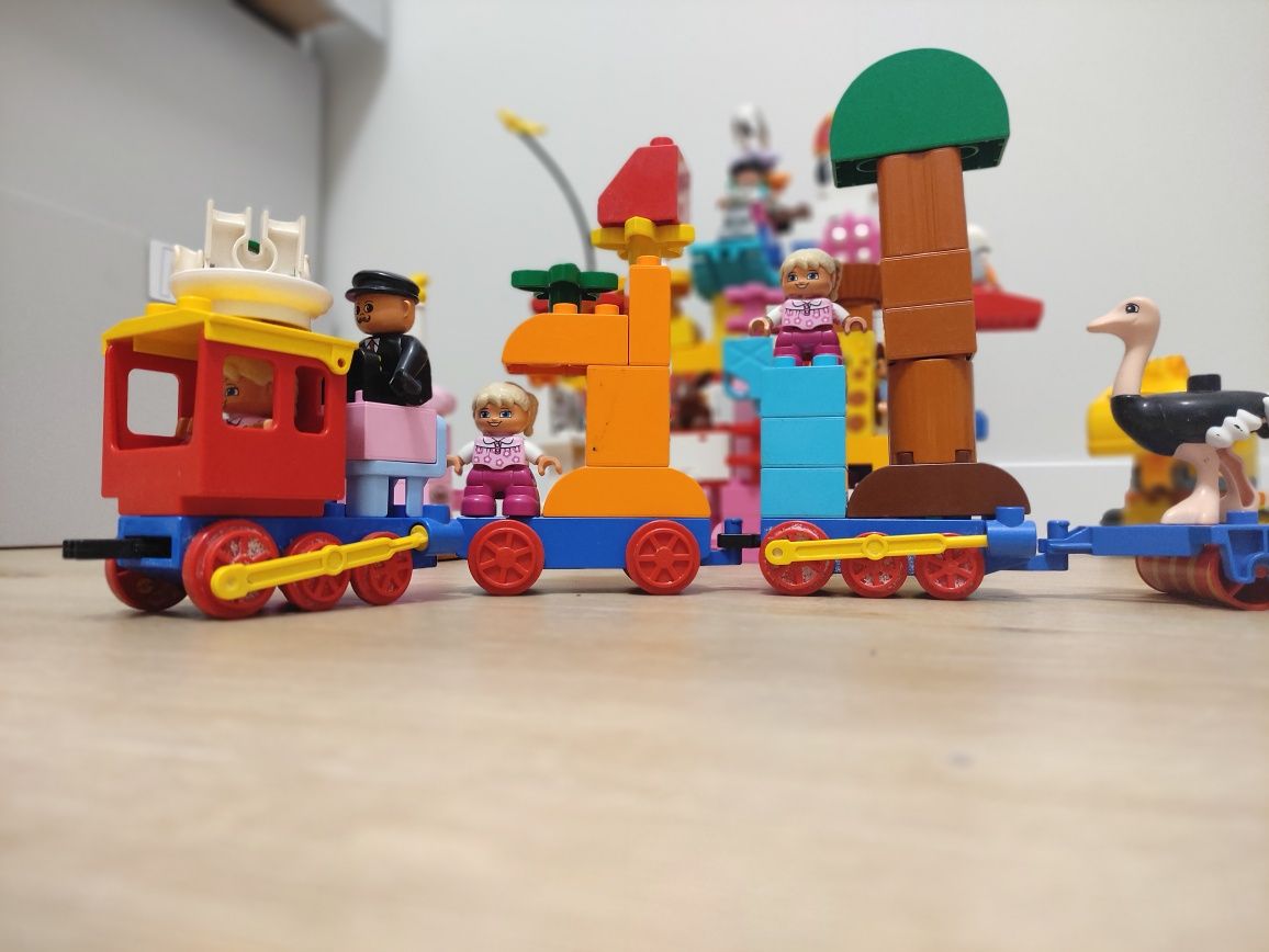 Zestawy LEGO Duplo, tory i pociąg