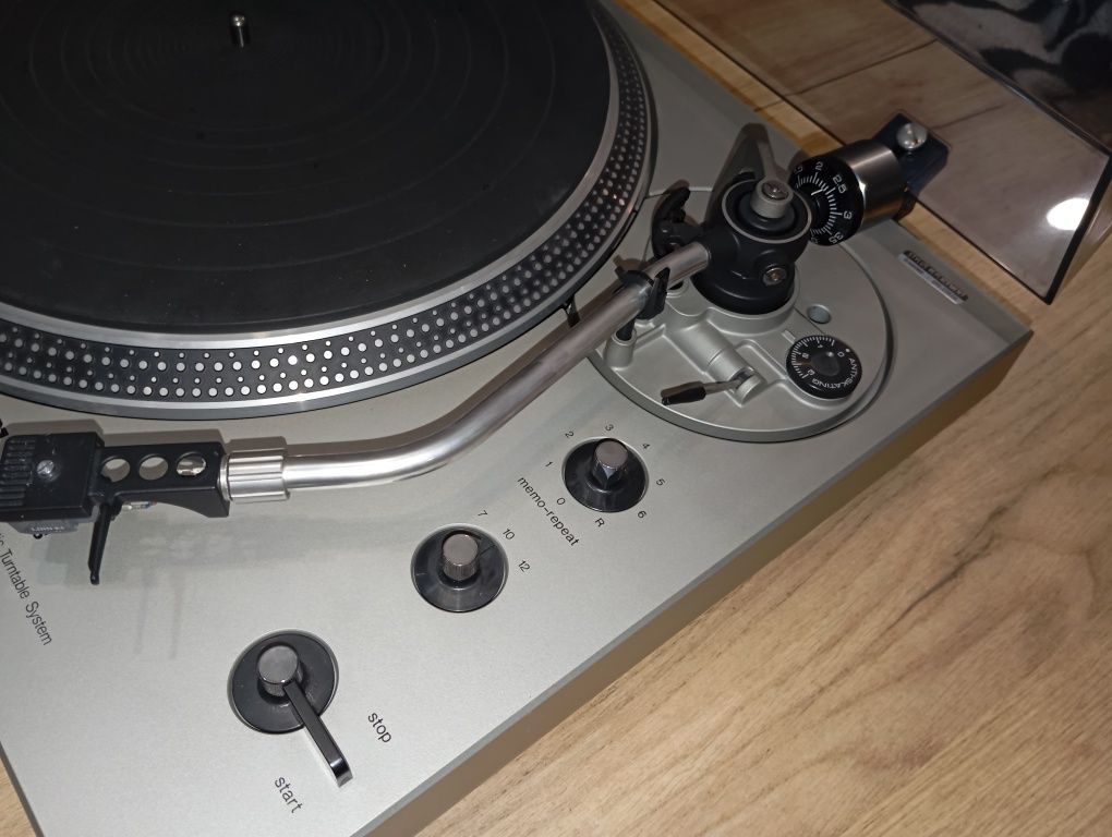 Technics SL 1600 gramofon vintage Linn K5