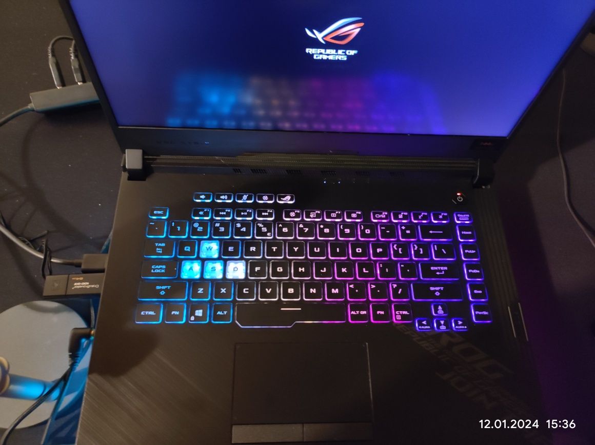 Laptop Asus Rog Strix G512LV-HN235T