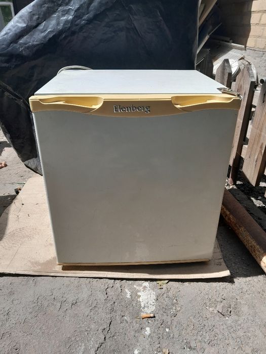 Продам  б.в. мініхолодильник/мініморозилку компресорні,для готелю,бару