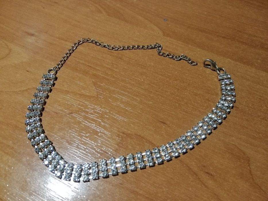 Продам колье на шею