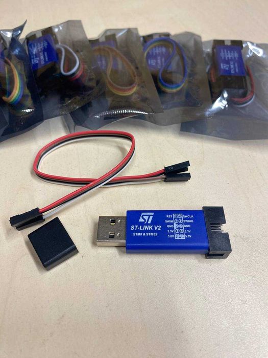 ST-LINK V2 программатор отладчик для микроконтроллеров. Есть количетво