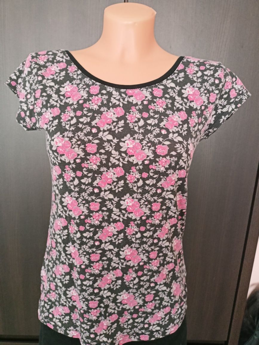 Koszulka damska bluzka z krótkim rękawem w kwiaty Reserved S
