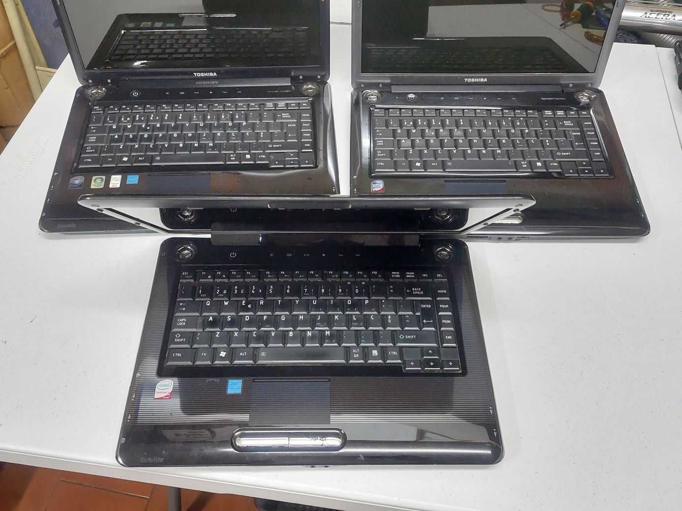 4 portáteis Toshiba para peças