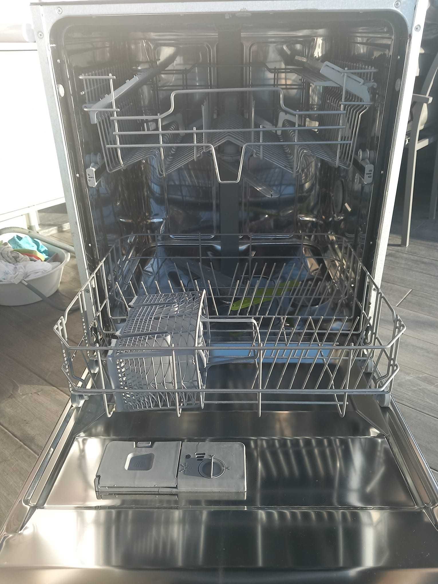 Máquina de lavar loiça SMEG STA6449 de encastrar - usado em bom estado