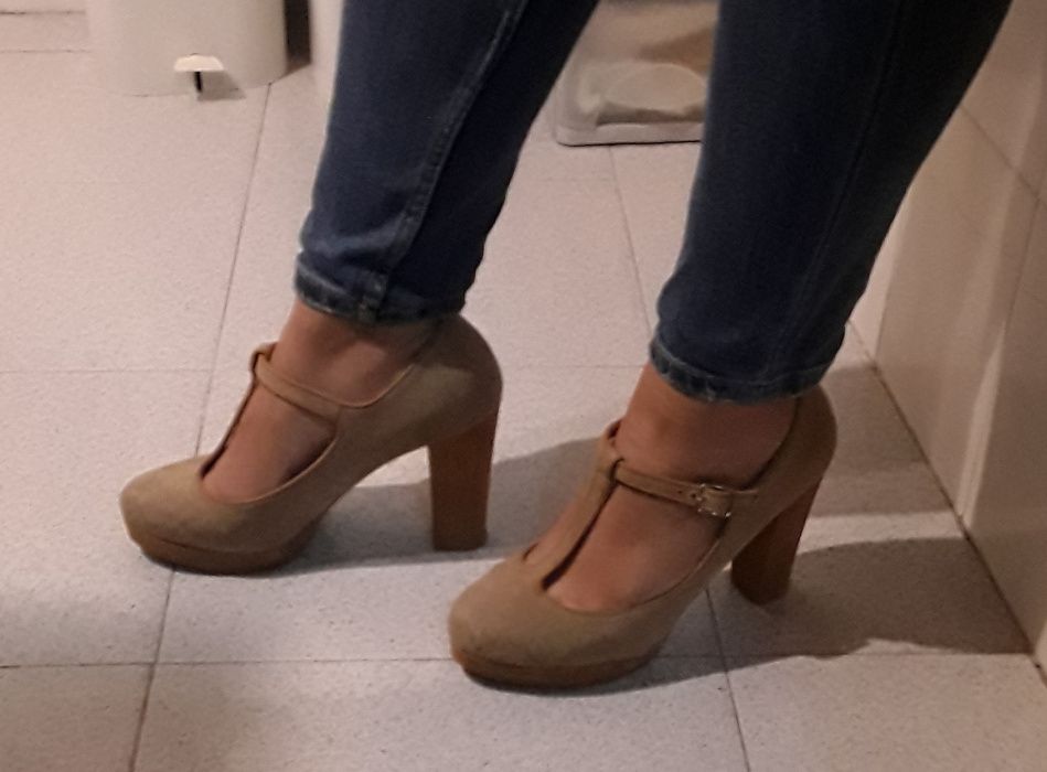 Sapatos Novos com salto compensado 8 cm - muito confortáveis