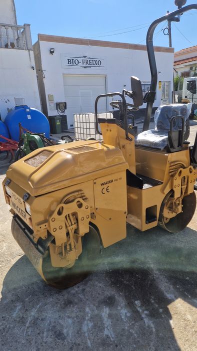 Varios tractores de rastos