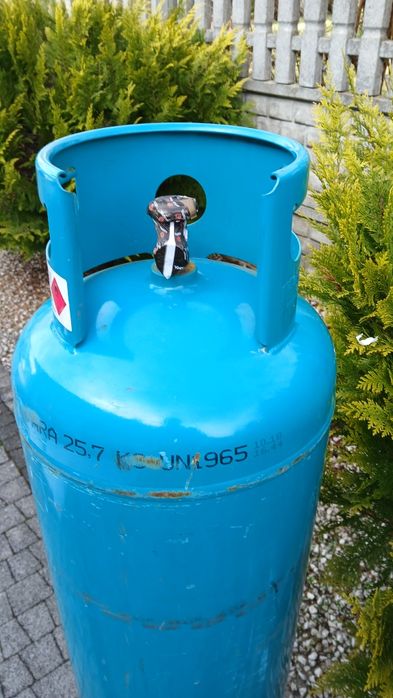 Pełna butla gazowa 33 kg propan 11 kg butan 30 kg instalacja