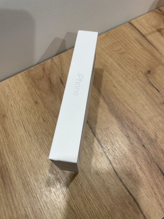 Продам IPhone 16, оригінал з європи