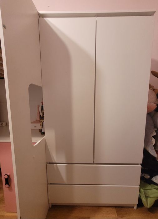 Zestaw mebli dziecięcych. Łóżko piętrowe, biurko, szafa x 2.