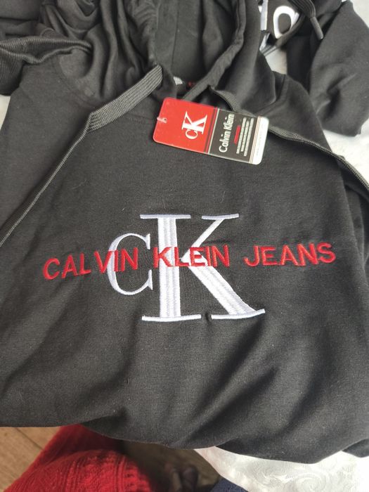 Nowa bluza z kapturem