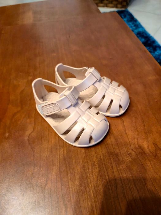 Sandálias Igor tamanho 20