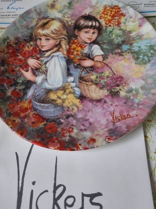 Talerze kolekcjonerskie seria Dzieci  certyfikat WEDGWOOD 3szt.