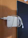 Zasilacz Apple MagSafe 2 o mocy 45 W.