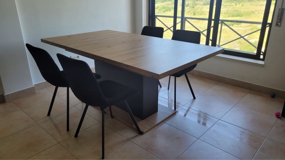 Conjunto mesa e 4 cadeiras Conforama