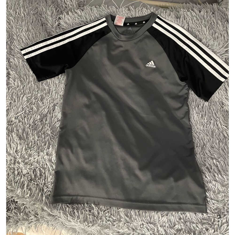 Bluzka Adidas dla chłopca