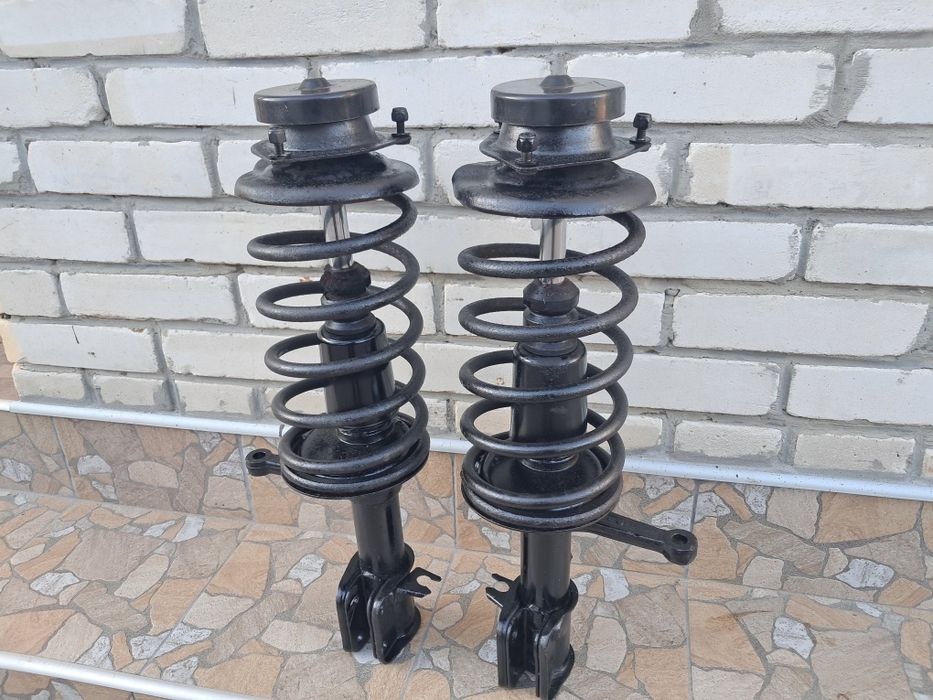 Стойки взборі ваз 2109 21099; 2110 2111 2112 2115 стойки передні ваз