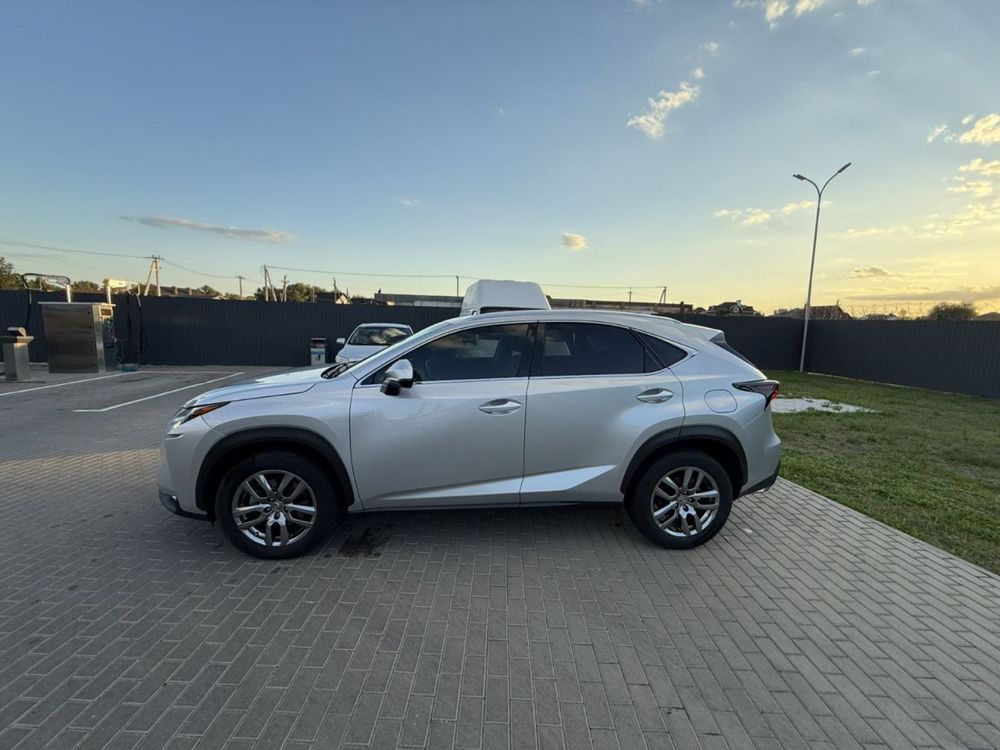 Lexus NX 200 turbo 2015 рік