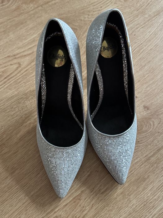 Sprzedam buty buffalo