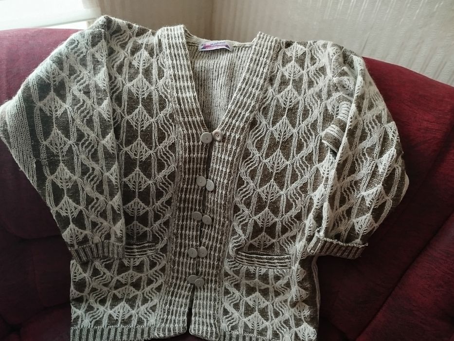 Кофта жіноча шерстяна. В'язана кофта. Жіночий одяг.