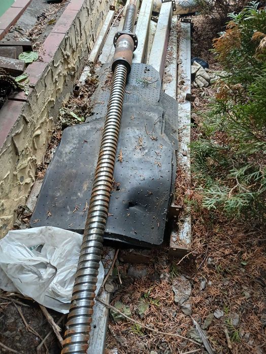 Śruba kulowa fi 63 dłudość 2400 mm