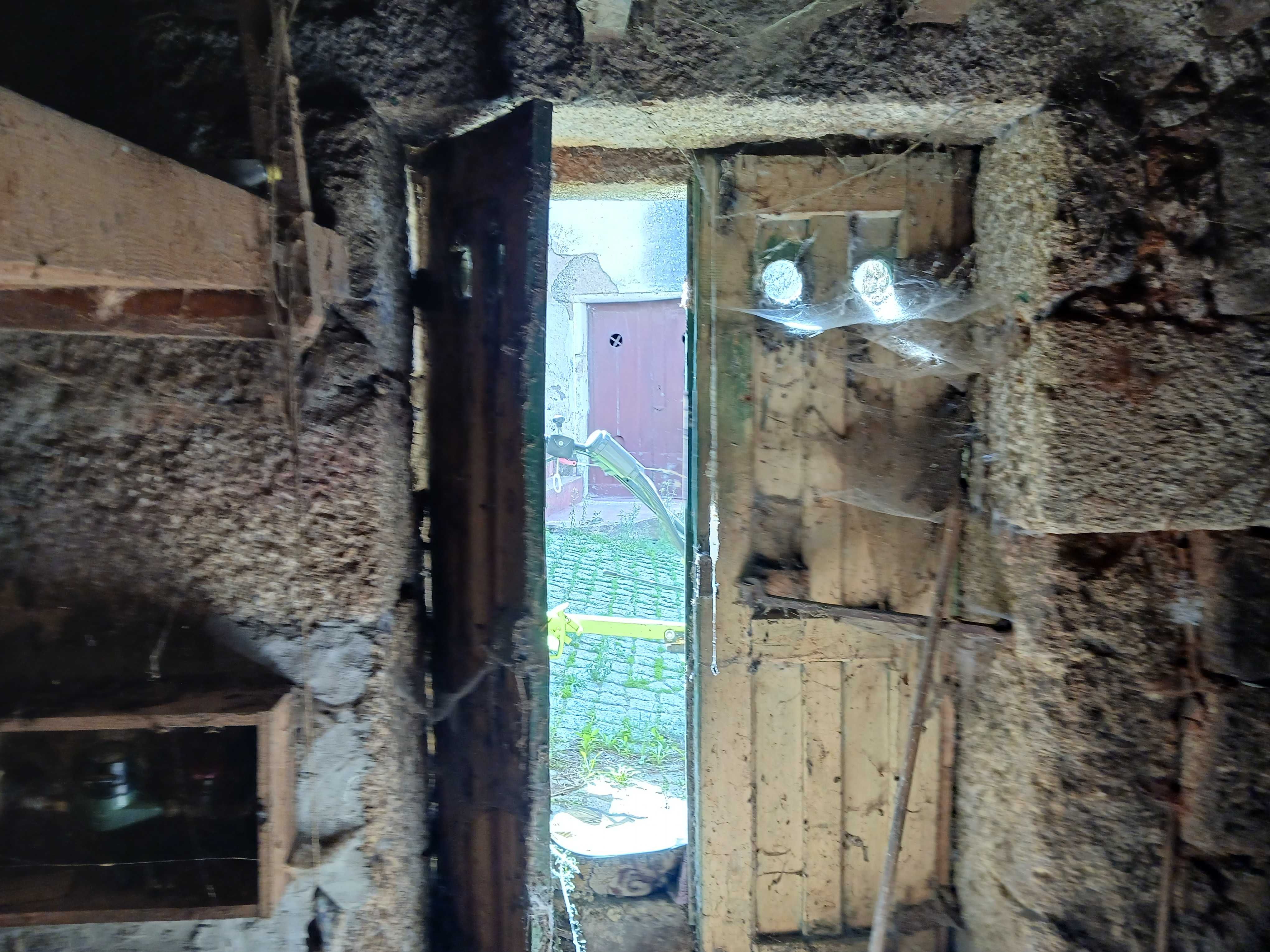 Casa em pedra para restauro na vila de Gonçalo - Guarda